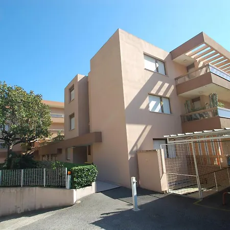 Moderne Avec Terrasse, Parking Et Wifi - Fr-1-196-178 * 芒通