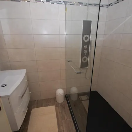 Moderne Avec Terrasse, Parking Et Wifi - Fr-1-196-178 Apartament