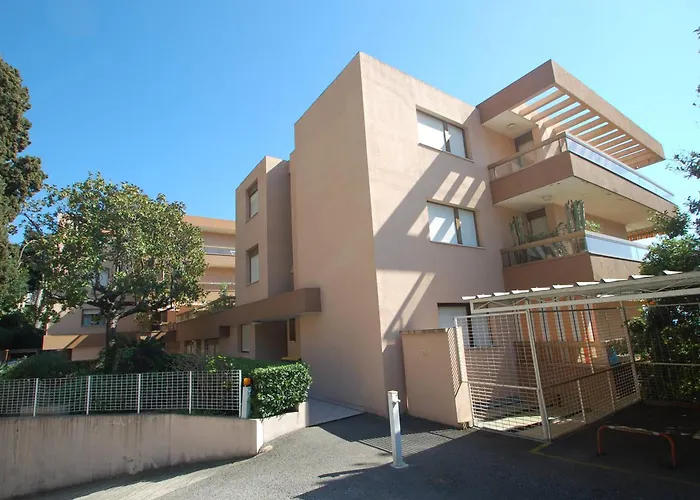 Moderne Avec Terrasse, Parking Et Wifi - Fr-1-196-178 * 芒通